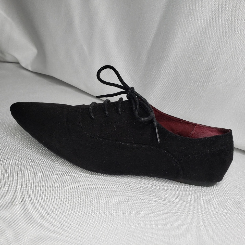 Women's Flat - image 1